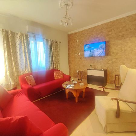 Precious Apartment Corinth Buitenkant foto